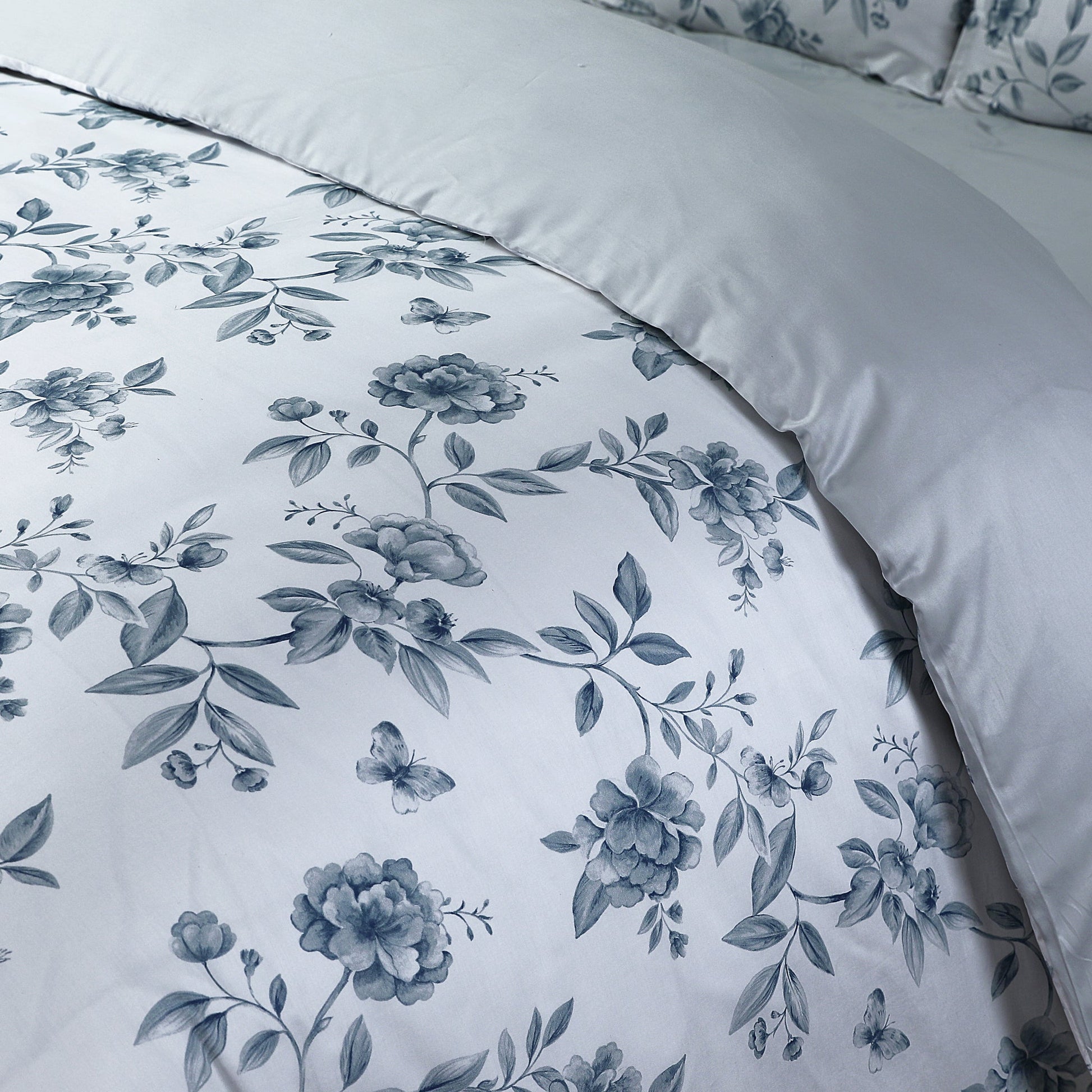 Amalfi Orchard - Blue Bed Linen Set - Blue - 48" Twin