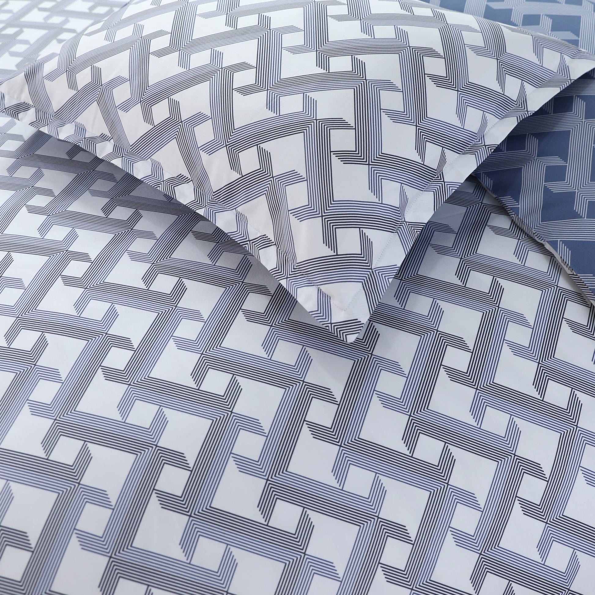 Diamond Braid Bed Linen Set - Blue / Gray - 48" Full