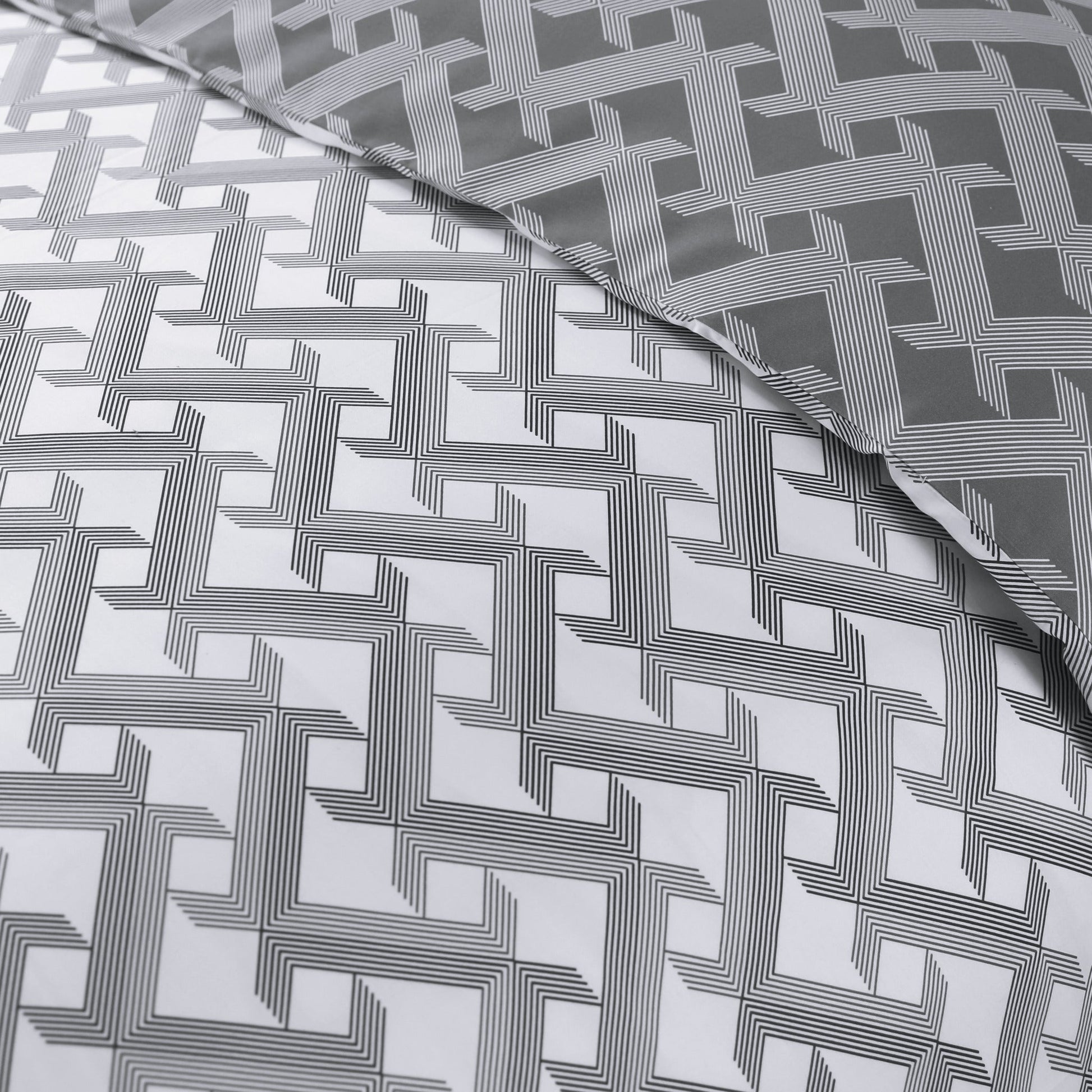 Diamond Braid Bed Linen Set - Gray / Dark Gray - Queen