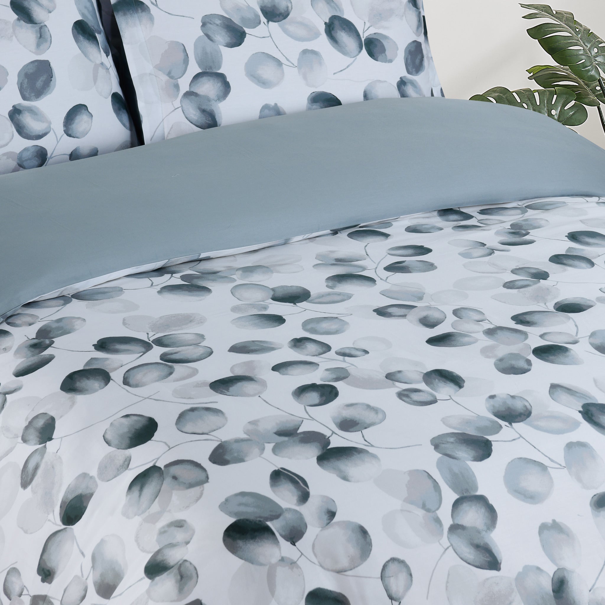 Mirage - Turquoise Bed Linen Set - Turquoise - Queen