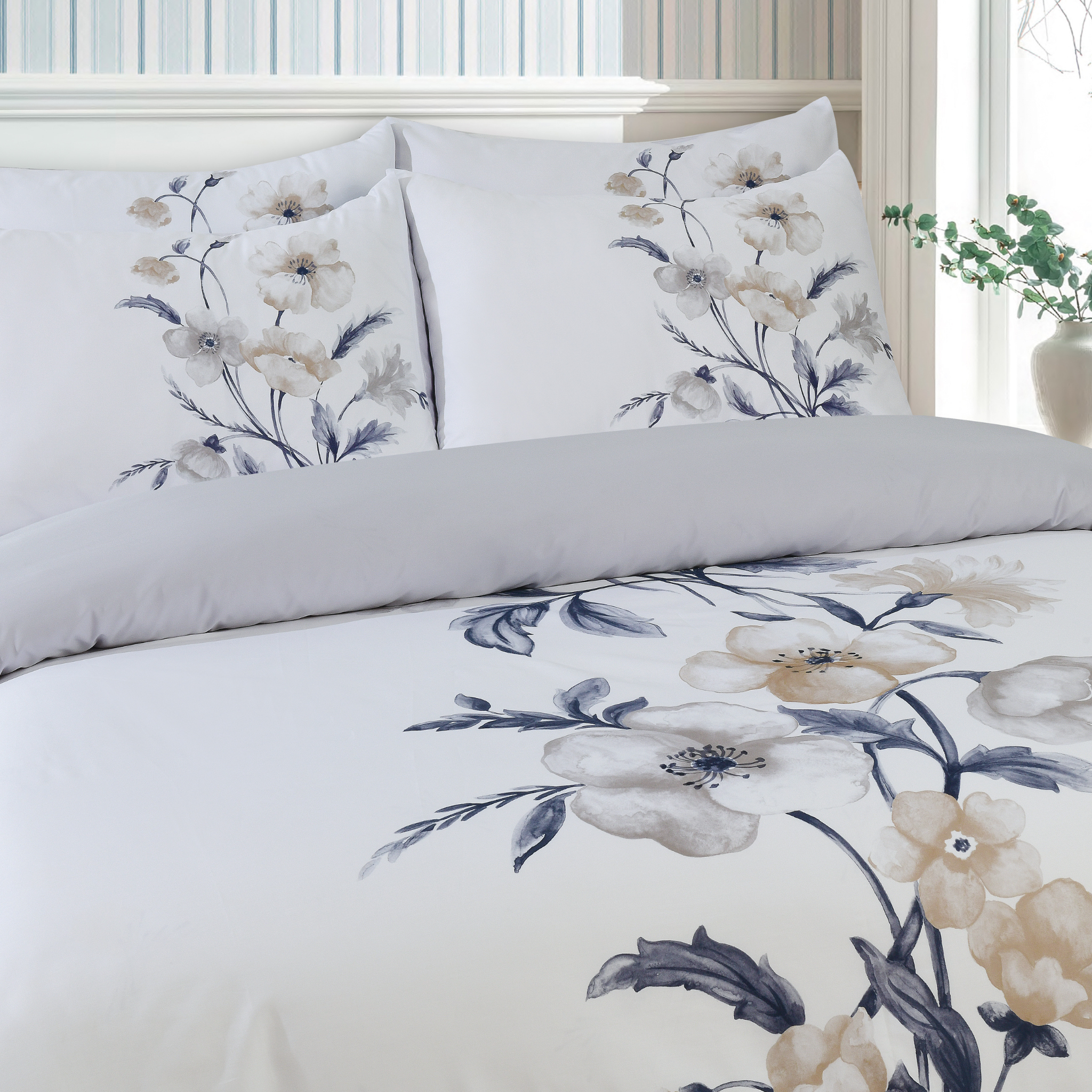 Kingswell Bloom - Blue Bed Linen Set - Blue - 48" Full